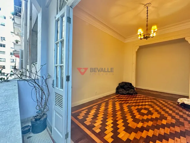 Imagem: Apartamento à venda na quadra da praia