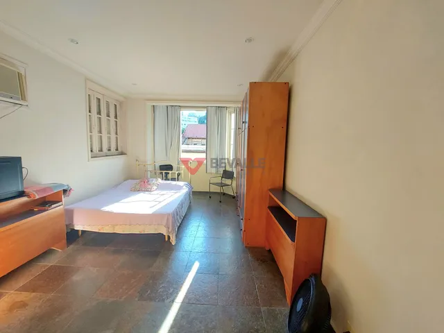 Imagem 7: Casa em Laranjeiras RJ: 5 Dormitórios, 2 Suítes - Confira!