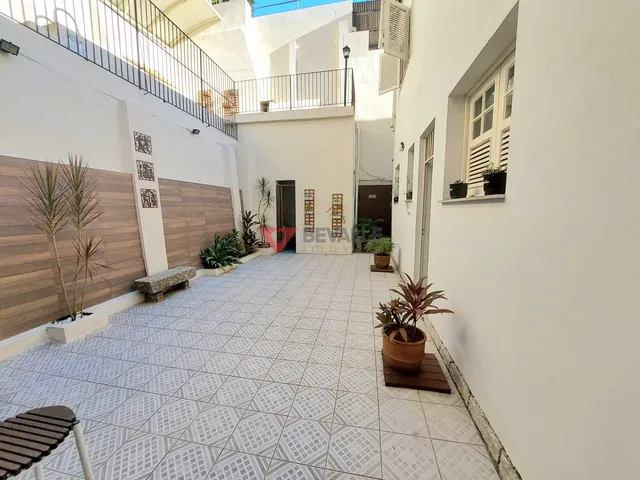 Imagem 12: Casa em Laranjeiras RJ: 5 Dormitórios, 2 Suítes - Confira!