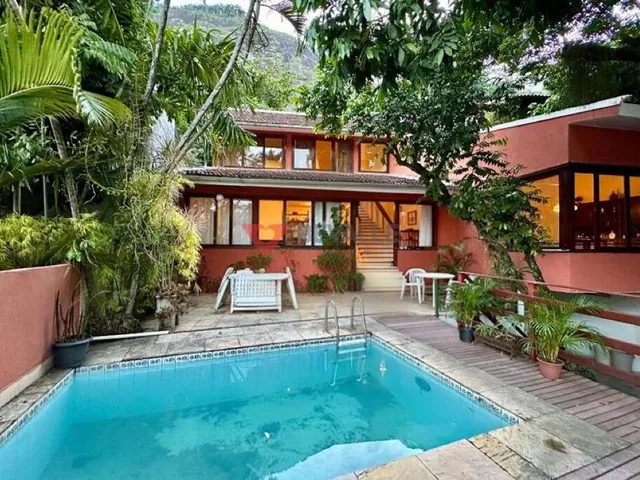 Imagem: Casa à venda em Laranjeiras 216m², 3