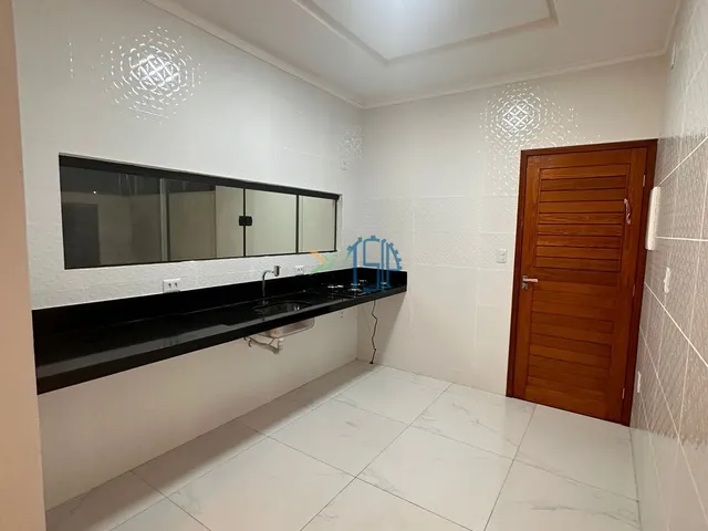 Imagem 5: Casa de Alto Padrão À Venda em Nova Esperança | 3 Quartos | Suíte com Closet