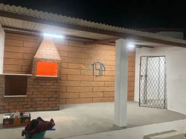 Imagem 2: Casa Reformada À Venda em Parnamirim - 2 Quartos, Área Gourmet e Excelente Localização