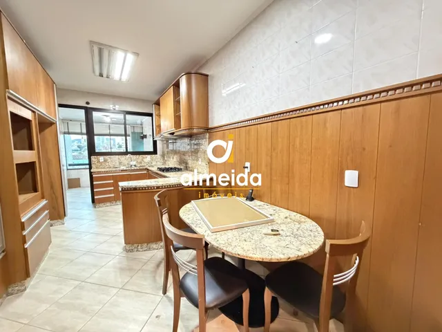 Imagem: O apartamento possui 3 Dormitórios, 1 Suíte, 4 Banheiros,