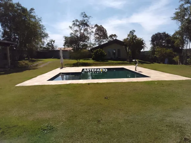 Imagem: Sitio com Piscina - Todo Murado
