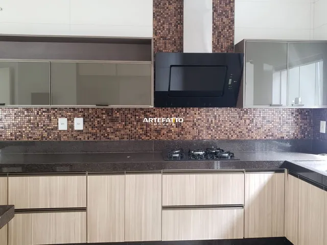 Imagem 6: Casa À Venda em Franca, Jardim Piratininga, com 4 Quartos, 217M²