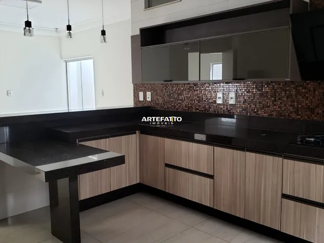 Imagem 4: Casa À Venda em Franca, Jardim Piratininga, com 4 Quartos, 217M²