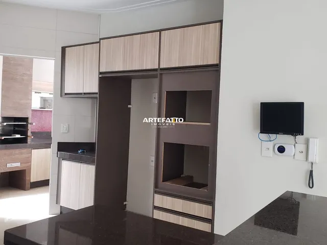 Imagem 2: Casa À Venda em Franca, Jardim Piratininga, com 4 Quartos, 217M²