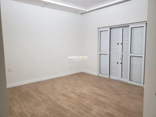 Imagem 12: Casa À Venda em Franca, Jardim Piratininga, com 4 Quartos, 217M²
