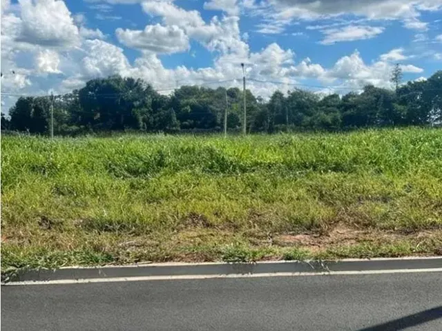Imagem: Terreno À Venda na Parte Alta do Bairro