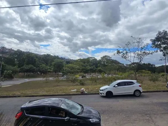 Imagem: O apartamento possui 3 Dormitórios, 1 Suíte, 2 Banheiros,
