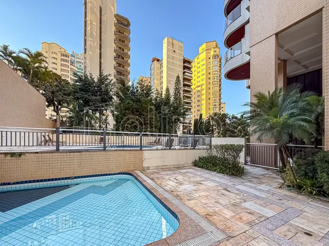 Imagem 8: Almeria - Apartamento de Alto Padrão com 246M², 4 Dormitórios, 3 Suítes e 4 Vagas no Edifício Almeria - Tatuapé