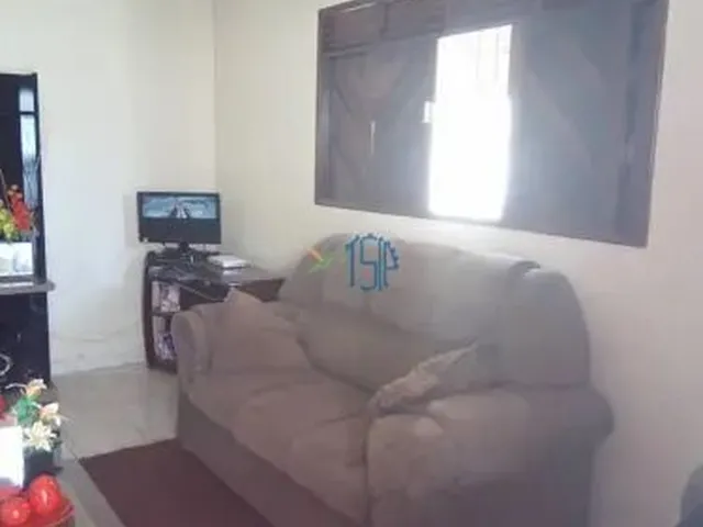 Imagem 13: Casa À Venda com 4 Quartos, 2 Suítes, Garagem para 3 Carros e Segurança Completa