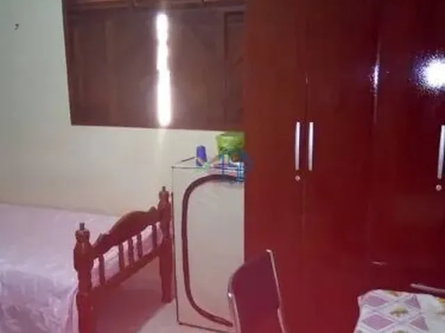 Imagem 9: Casa À Venda com 4 Quartos, 2 Suítes, Garagem para 3 Carros e Segurança Completa