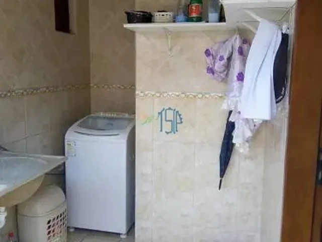 Imagem 14: Casa À Venda com 4 Quartos, 2 Suítes, Garagem para 3 Carros e Segurança Completa