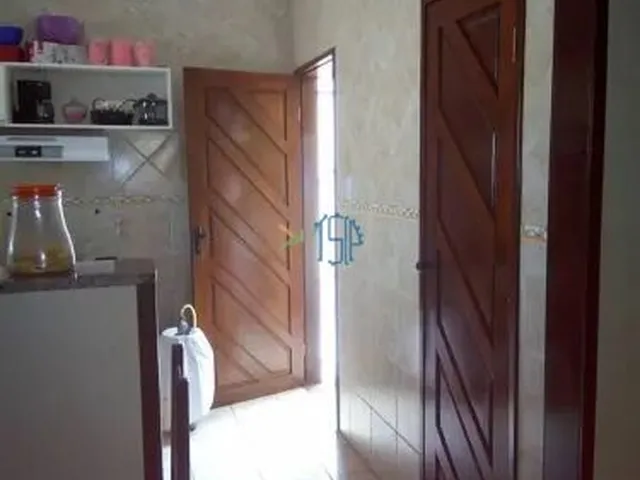 Imagem 2: Casa À Venda com 4 Quartos, 2 Suítes, Garagem para 3 Carros e Segurança Completa