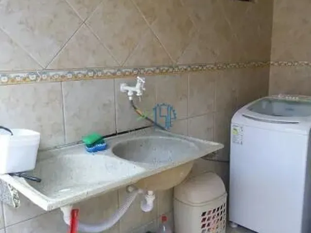 Imagem 12: Casa À Venda com 4 Quartos, 2 Suítes, Garagem para 3 Carros e Segurança Completa