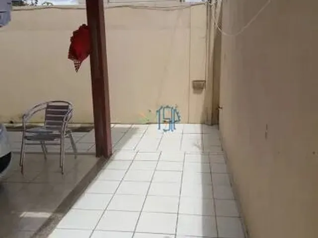 Imagem 3: Casa À Venda com 4 Quartos, 2 Suítes, Garagem para 3 Carros e Segurança Completa
