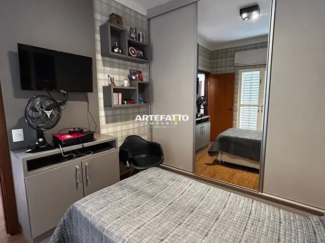 Imagem 10: Casa À Venda em Franca, Jardim Piratininga, com 3 Quartos, 189M²