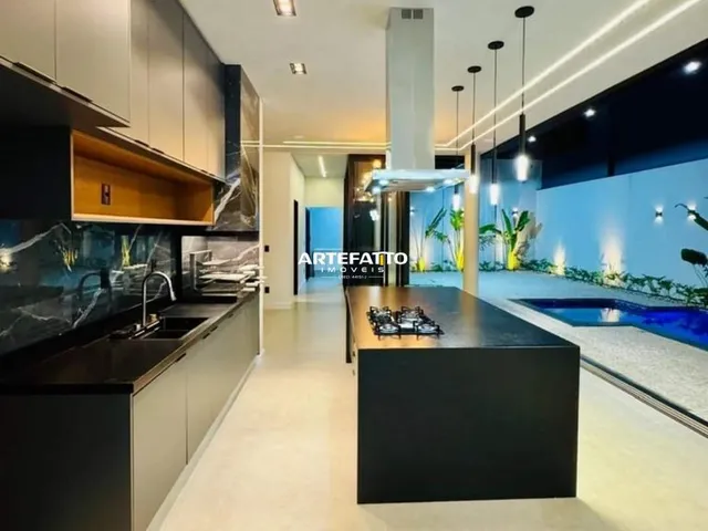 Imagem 1: Sobrado À Venda em Franca, Jardim Botânico, com 3 Quartos, 243M²