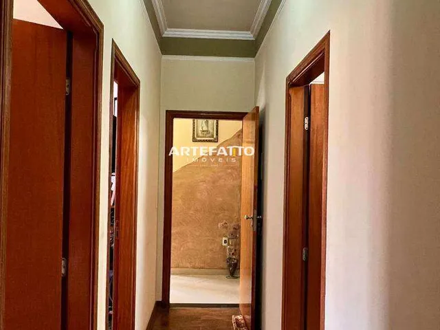 Imagem 2: Casa À Venda em Franca, Parque João Leite, com 3 Quartos, 180M²