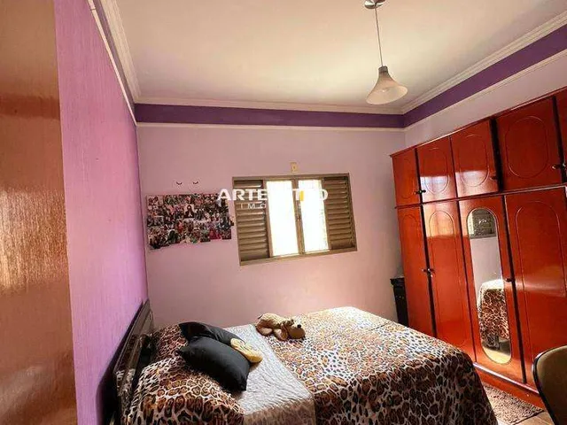 Imagem 4: Casa À Venda em Franca, Parque João Leite, com 3 Quartos, 180M²