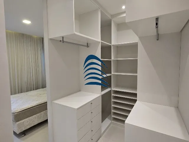 Imagem 2: Apartamento térreo em Buraquinho, porteira fechada, 82m², 2 quartos (sendo 1 suíte com