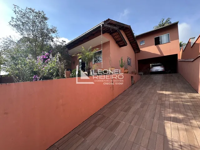 Imagem: Casa com 5 Dormitórios À Venda, 180 M²