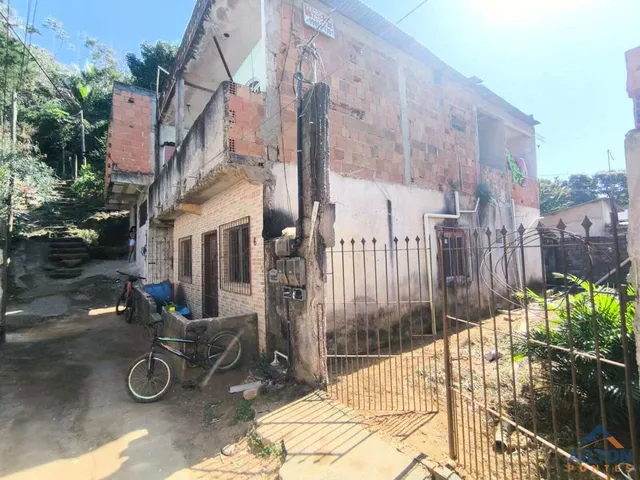 Imagem: Casa com 4 Quartos à Venda no Bairro Camurugi