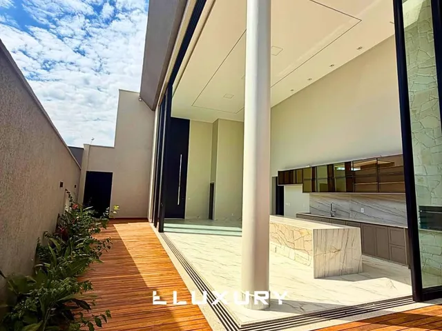 Imagem 2: Casa térrea inteligente com 4 suítes no Portal do Sol Green Golf