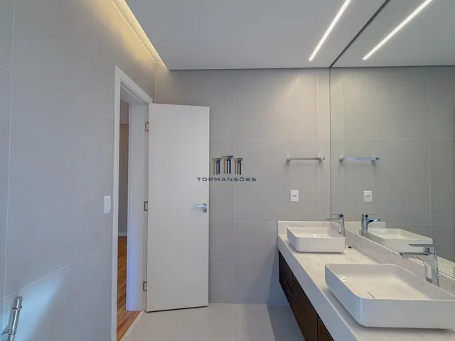 Imagem 9: Casa Nova de Alto Padrão em Alphaville, 4 Suites , Piscina e Sauna , Mobiliada