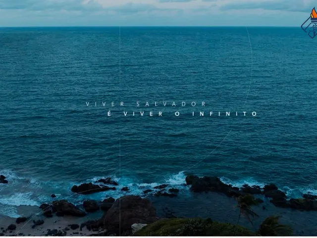 Imagem 2: Apartamento 1/4 para Venda com 35M2, Andar Altíssimo e com Vista Cinematográfica para o Mar, Barra, Salvador