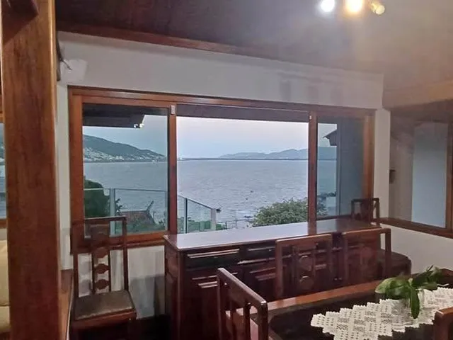 Imagem 1: Belissima Casa com Linda Vista pro Mar em Floripa