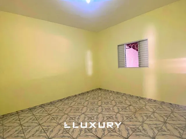 Imagem 2: Casa para locação no Bairro Alvorada com quintal e garagem
