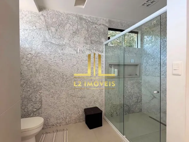 Imagem 2: CASA EM COND. - 4 SUÍTES - 350M² - PISCINA PRIVATIVA - 02 VAGAS - BUSCA VIDA