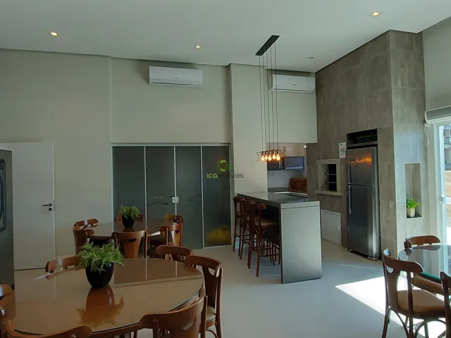 Imagem 2: Lindo Apartamento de 2 Quartos (1 Suíte) com Vista Livre e Móveis Todeschini em