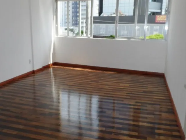 Imagem 11: Amplo Apartamento de 2 Quartos para Alugar no Estreito!