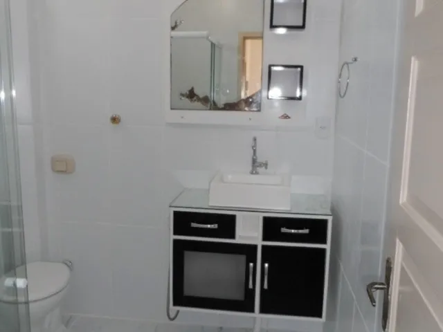 Imagem 13: Amplo Apartamento de 2 Quartos para Alugar no Estreito!