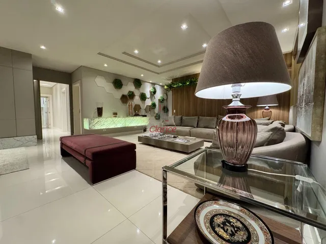 Imagem 16: P style="line-height: 1.4;">Descubra o luxo e o conforto desta ampla cobertura situada