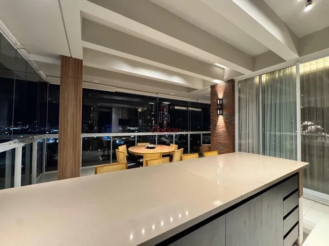 Imagem 8: P style="line-height: 1.4;">Descubra o luxo e o conforto desta ampla cobertura situada