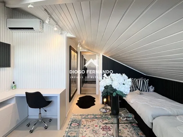 Imagem 4: Cobertura Duplex À Venda no Rio Tavares com Piscina Privativa