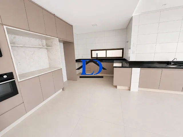 Imagem 11: Imóvel de Alto Padrão com 4 Suítes e Piscina no Residencial Goiânia Golfe Clube