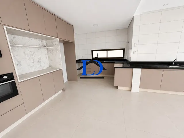 Imagem 12: Imóvel de Alto Padrão com 4 Suítes e Piscina no Residencial Goiânia Golfe Clube