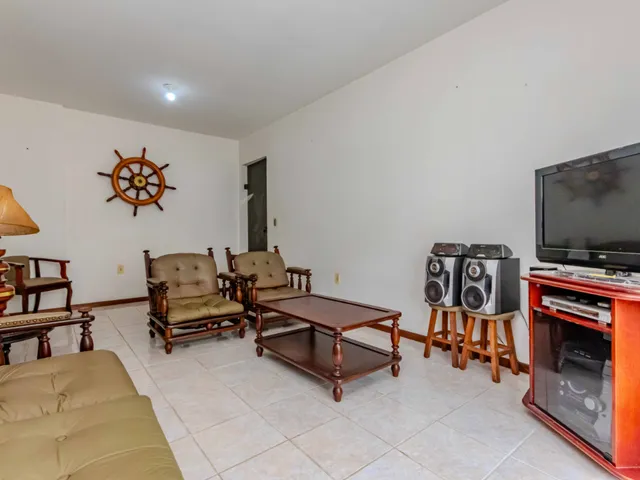 Imagem 9: Apartamento para Venda em Centro com 2 Quartos, Sendo 1 Suíte, 102M²