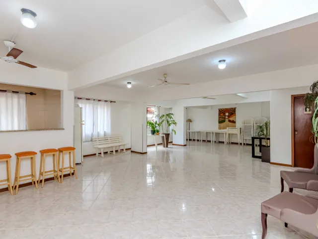 Imagem 3: Apartamento para Venda em Centro com 2 Quartos, Sendo 1 Suíte, 102M²