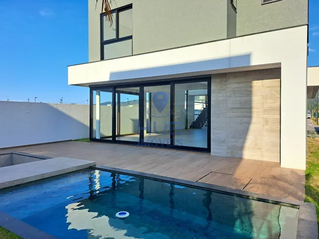 Imagem: Casa com 3 Dormitórios À Venda Sendo 3