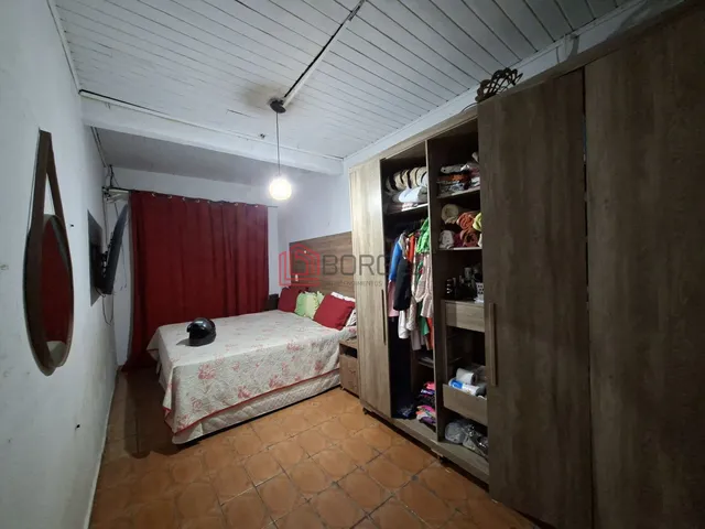 Imagem 5: Casa Geminada com Ponto Comercial no Centro