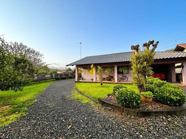 Imagem: Casa à venda no Bairro Araponguinhas