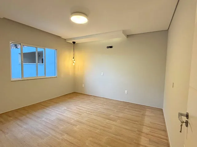 Imagem 12: Casa Residencial Mobiliada com Piscina em Guaramirim (Bairro Corticeira