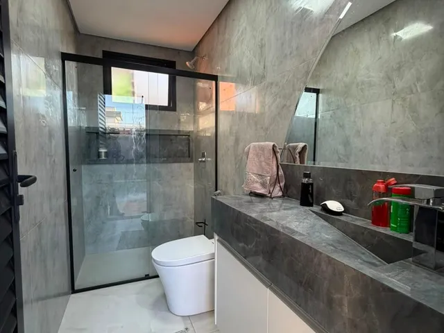 Imagem 2: Sobrado Mobiliado no Condomínio Belvedere II à venda por R$ 3.100.000,00