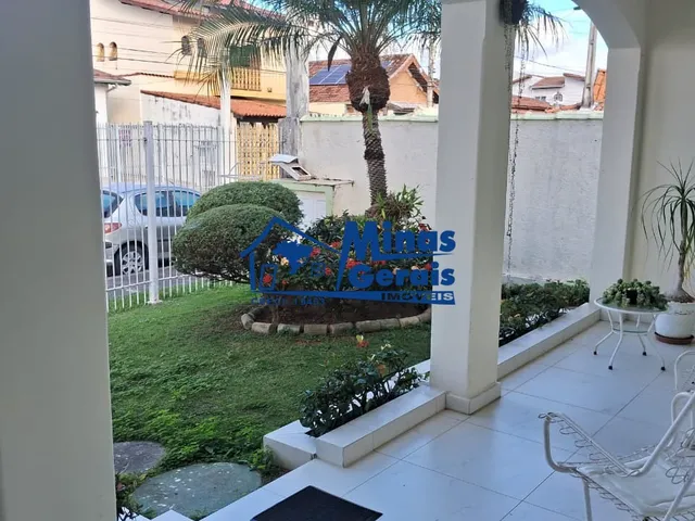Imagem: Casa com Edícula e Área de Lazer à Venda
